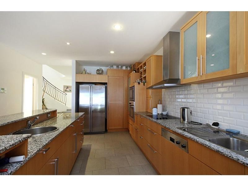 1522 Riverdale Drive, Hope Island QLD 4212