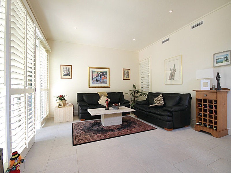 1522 Riverdale Drive, Hope Island QLD 4212