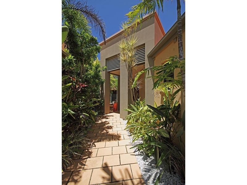 1522 Riverdale Drive, Hope Island QLD 4212