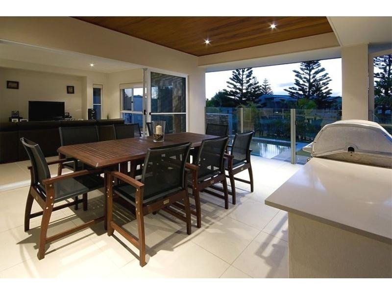 2816 Gracemere Circuit East, Hope Island QLD 4212