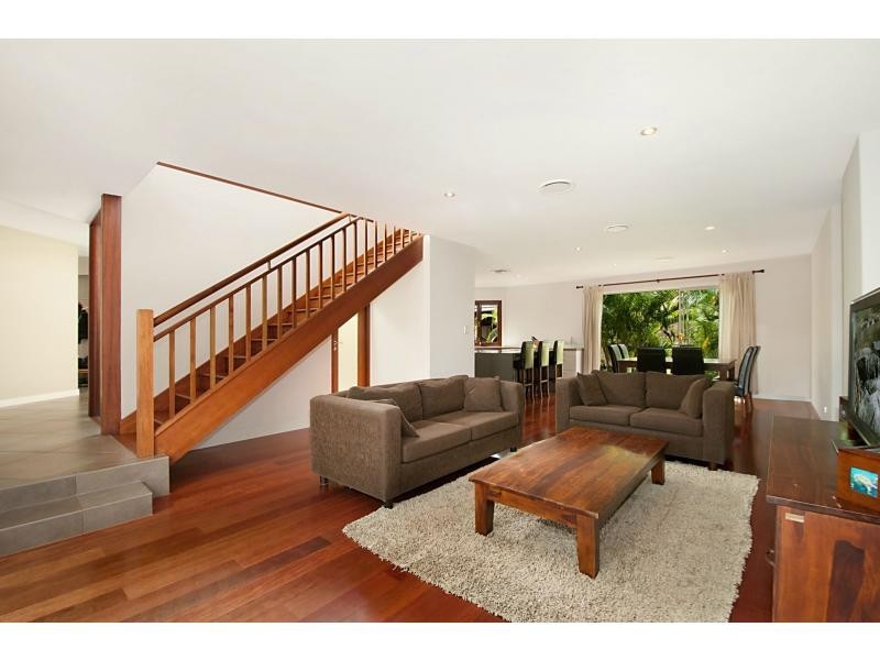 42 River Cove Place, Helensvale QLD 4212