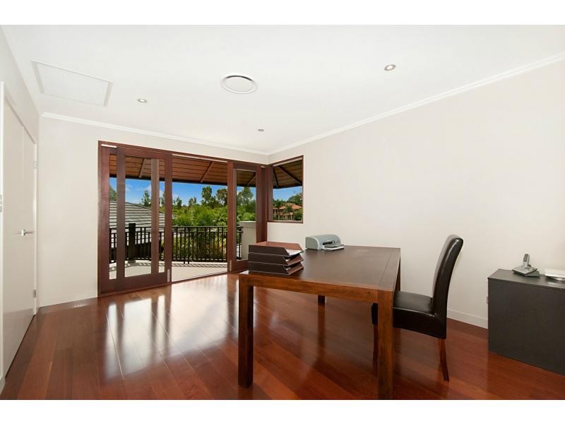 42 River Cove Place, Helensvale QLD 4212