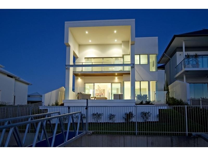 6 Riverlinks Boulevard, Helensvale QLD 4212