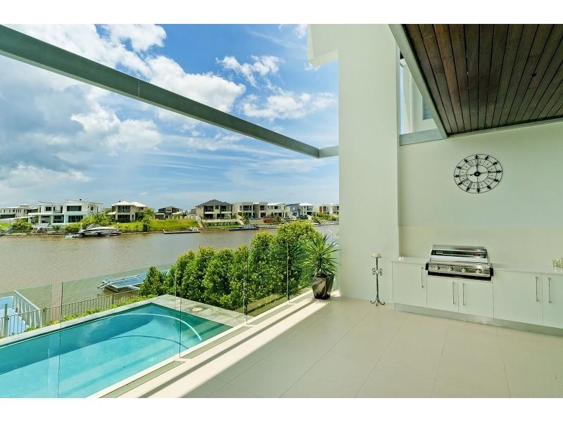 6 Riverlinks Boulevard, Helensvale QLD 4212