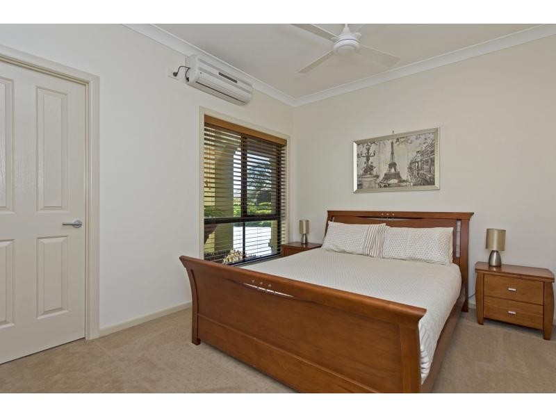 17 Eastpark Waters, Helensvale QLD 4212