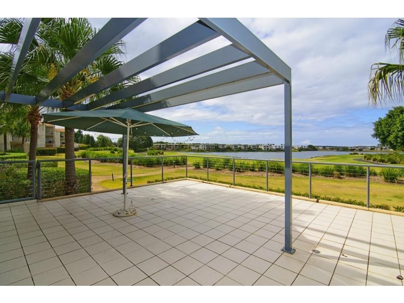 8404 Magnolia Drive, Hope Island QLD 4212