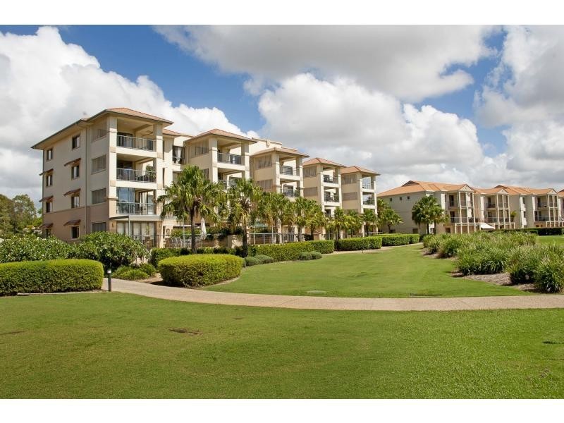 8404 Magnolia Drive, Hope Island QLD 4212