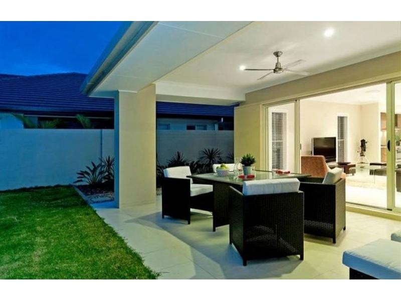 9126 Peter Senior Drive, Hope Island QLD 4212