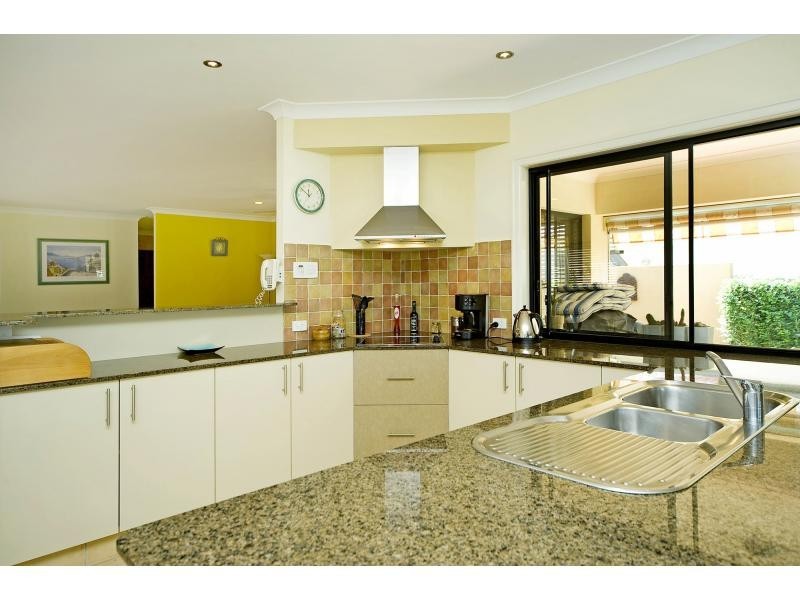 555 Oyster Cove Promenade, Oyster Cove QLD 4212