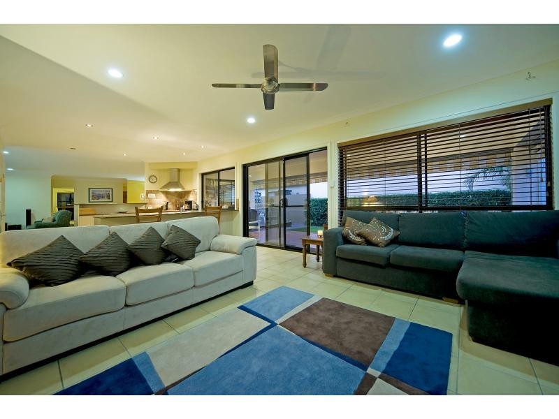 555 Oyster Cove Promenade, Oyster Cove QLD 4212