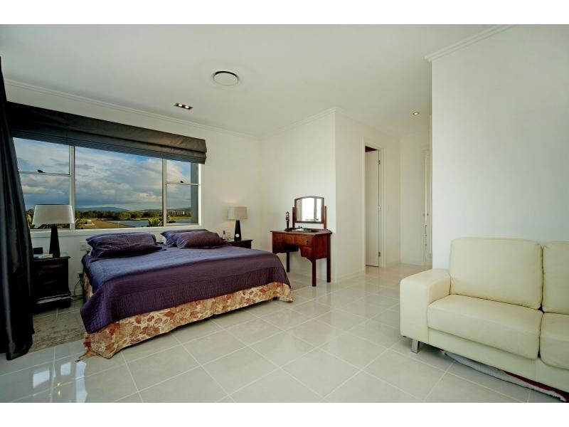 6137 Bolsena Circuit, Hope Island QLD 4212