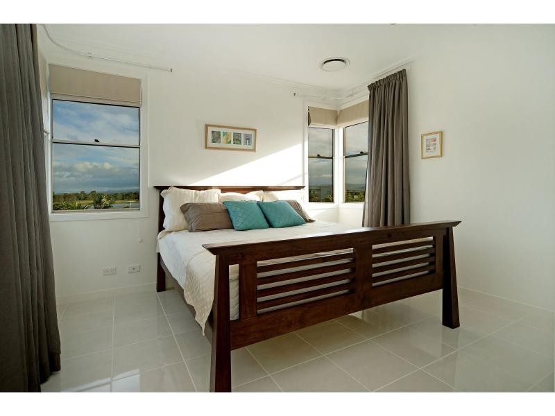 6137 Bolsena Circuit, Hope Island QLD 4212