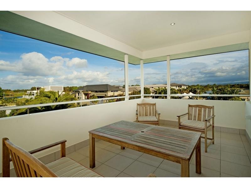 6137 Bolsena Circuit, Hope Island QLD 4212