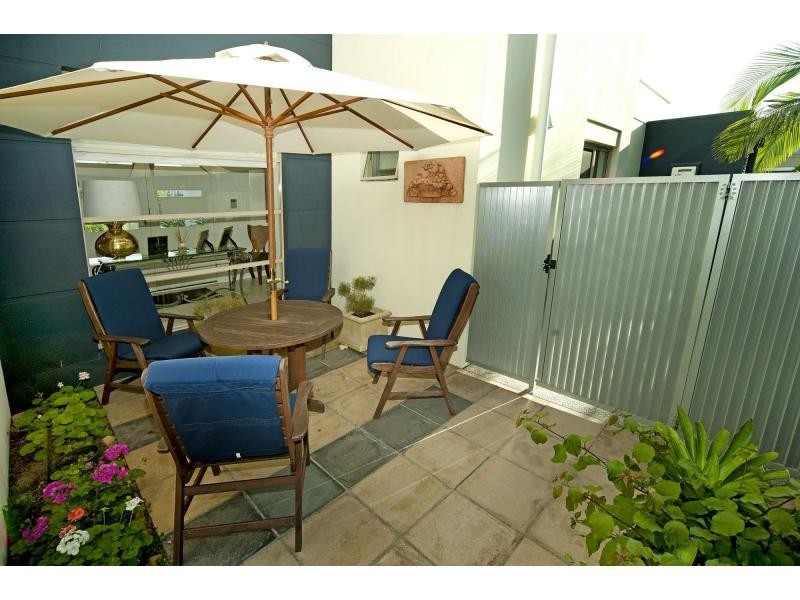 6137 Bolsena Circuit, Hope Island QLD 4212