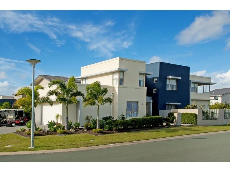 6137 Bolsena Circuit, Hope Island QLD 4212