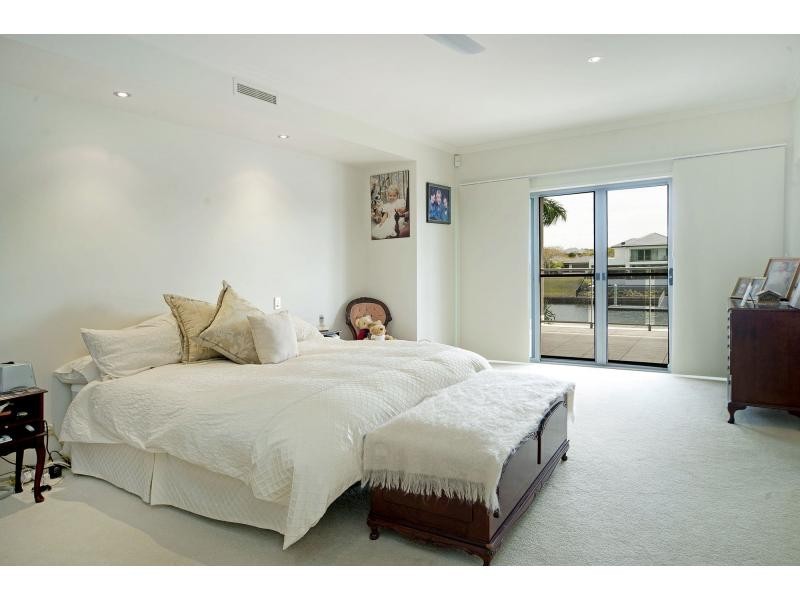 2165 Beaufort Way, Hope Island QLD 4212