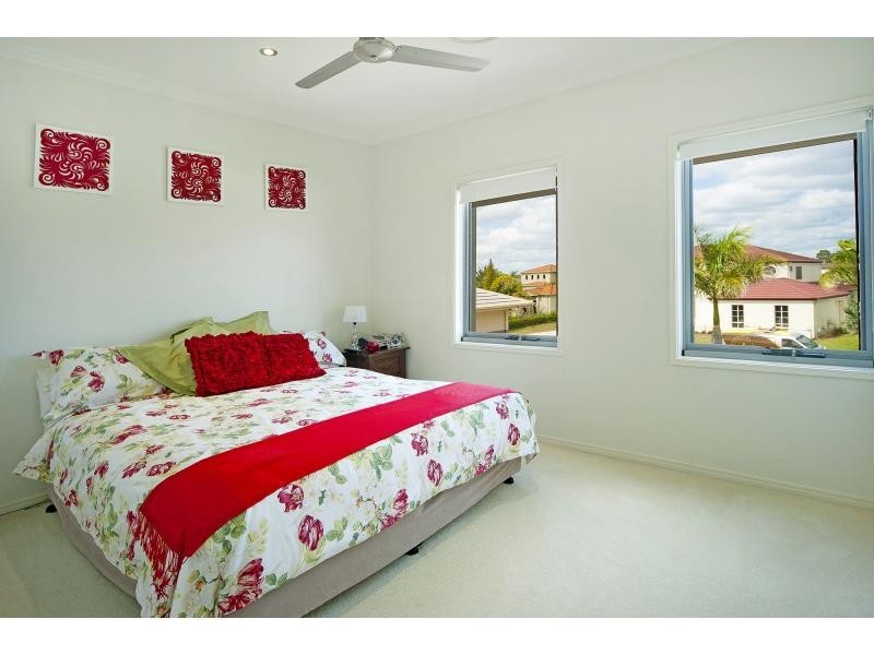 2165 Beaufort Way, Hope Island QLD 4212