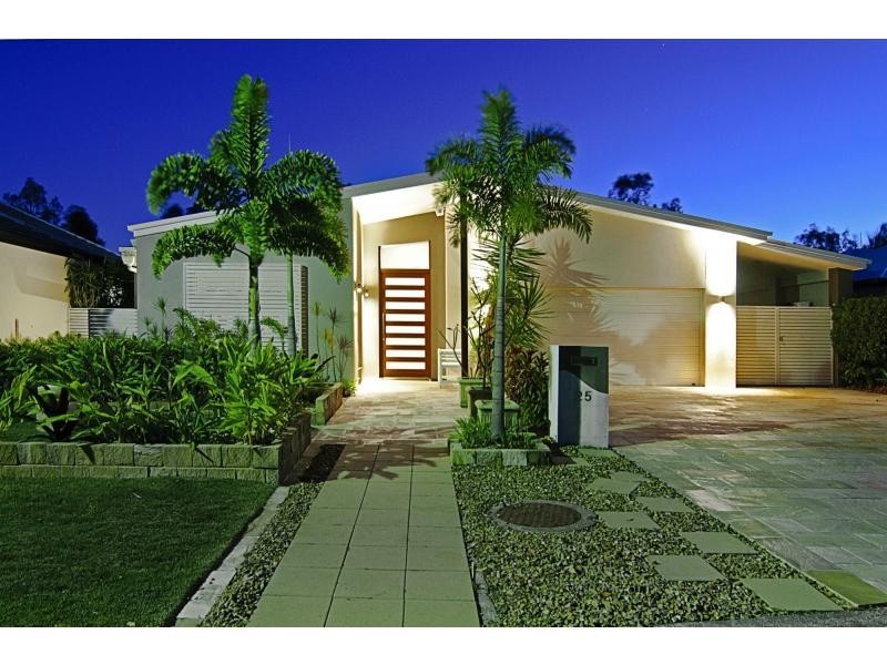 25 Brindabella Close, Coomera Waters QLD 4209