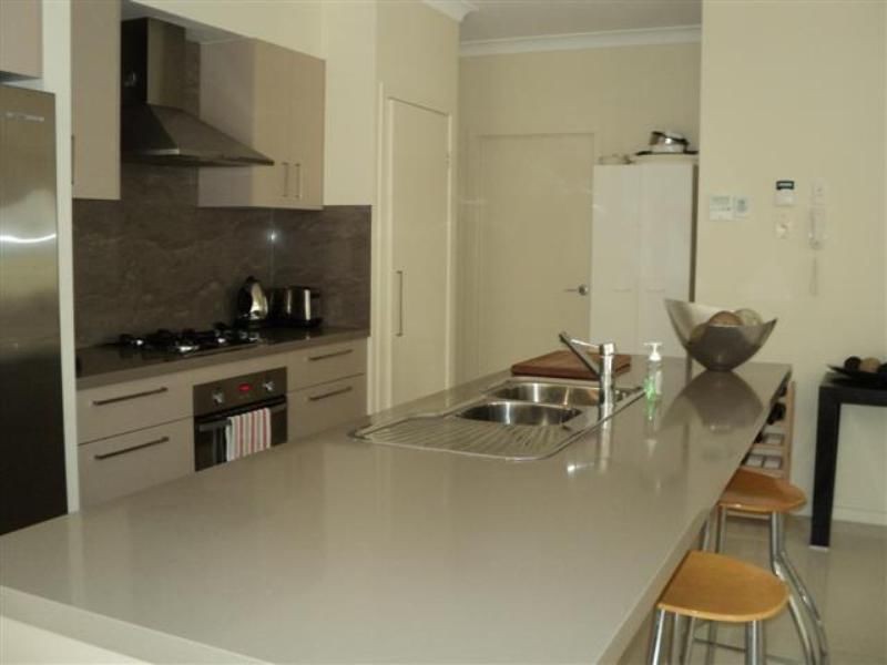 9116 Peter Senior Drive, Hope Island QLD 4212