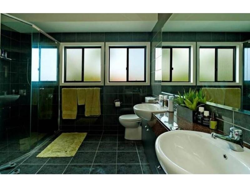 Hope Island QLD 4212