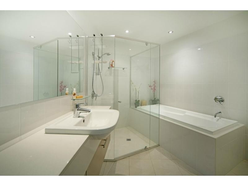 1401/2 Activa Way, Hope Island QLD 4212