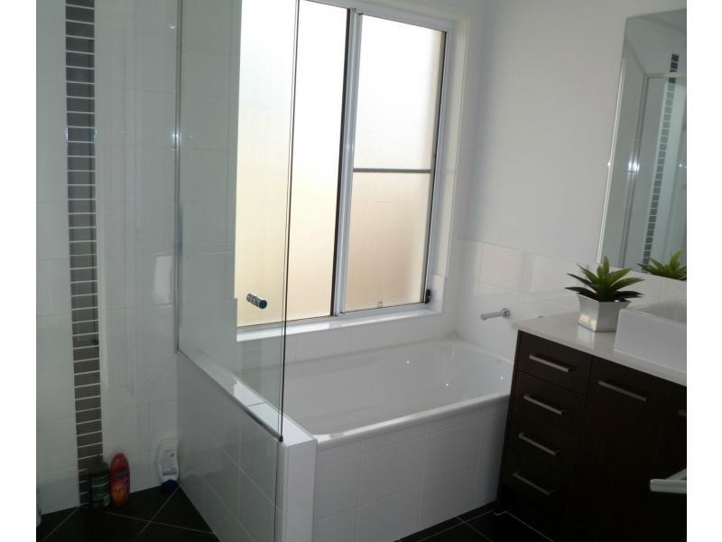 Hope Island QLD 4212