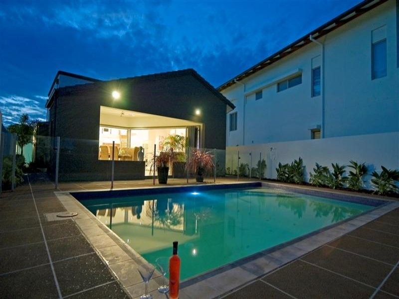 Hope Island QLD 4212