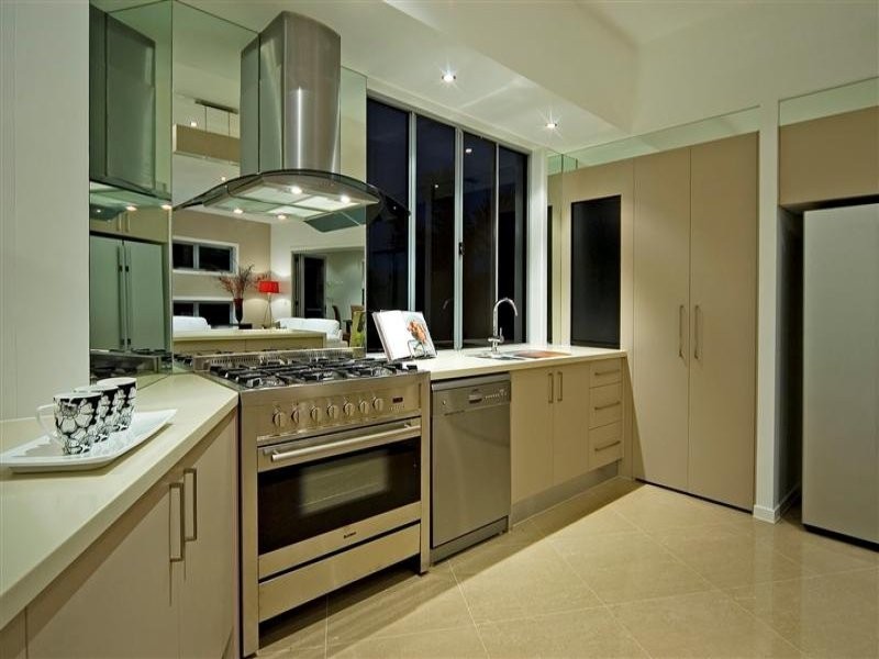 Hope Island QLD 4212