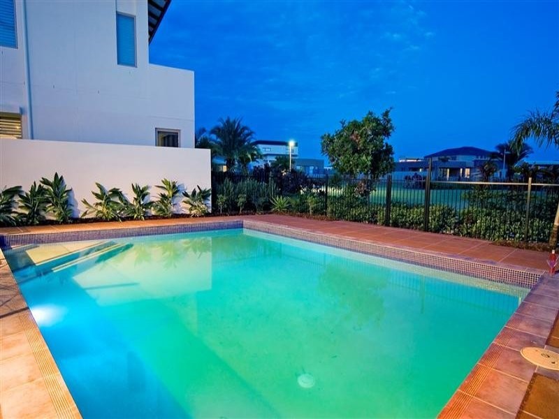 Hope Island QLD 4212