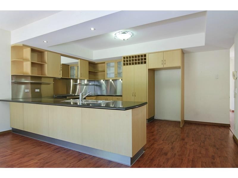 8215 Magnolia Drive West, Hope Island QLD 4212