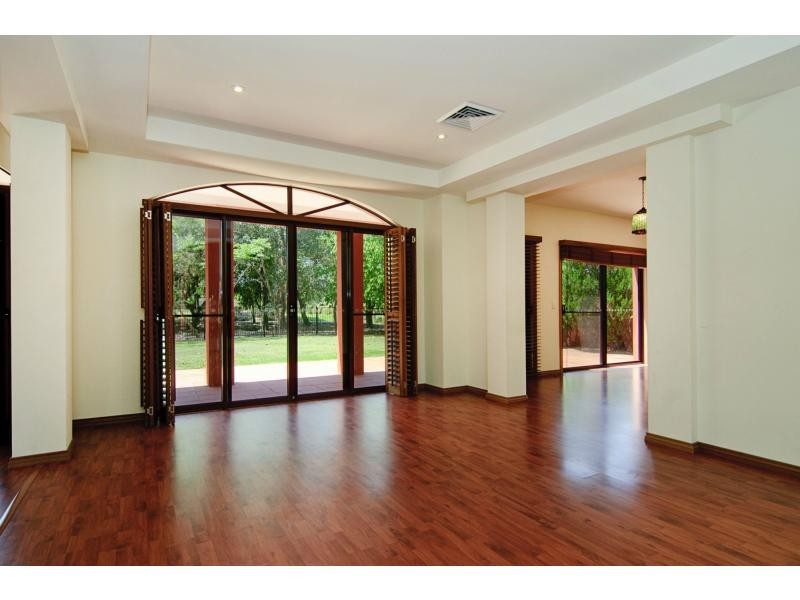 8215 Magnolia Drive West, Hope Island QLD 4212