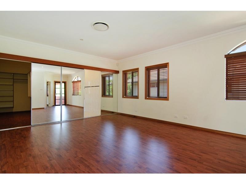 8215 Magnolia Drive West, Hope Island QLD 4212