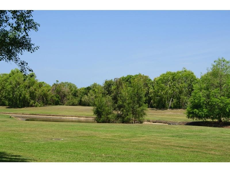 8215 Magnolia Drive West, Hope Island QLD 4212