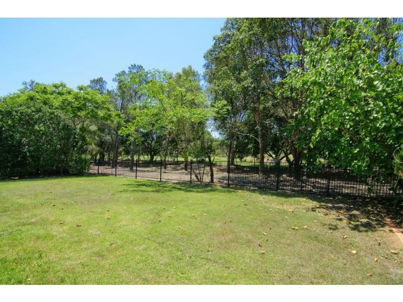 8215 Magnolia Drive West, Hope Island QLD 4212