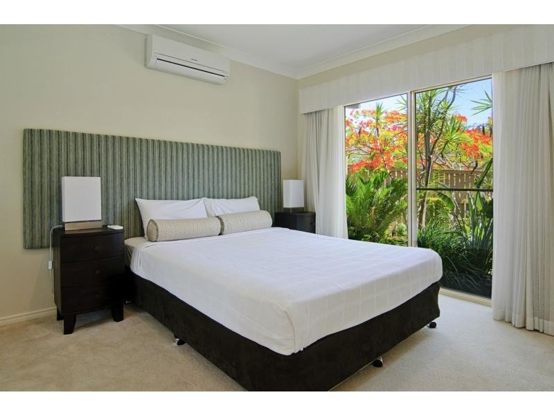 8106 Magnolia Drive West, Hope Island QLD 4212