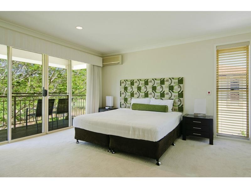 8106 Magnolia Drive West, Hope Island QLD 4212