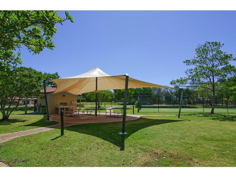 8106 Magnolia Drive West, Hope Island QLD 4212