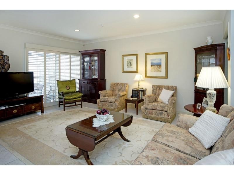 8133 Magnolia Drive, Hope Island QLD 4212