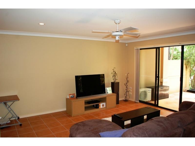 11/23 Santa Barbara Road, Hope Island QLD 4212