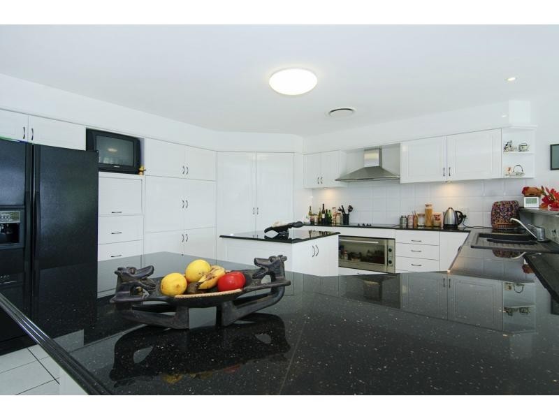 3134 Riverleigh Drive, Hope Island QLD 4212
