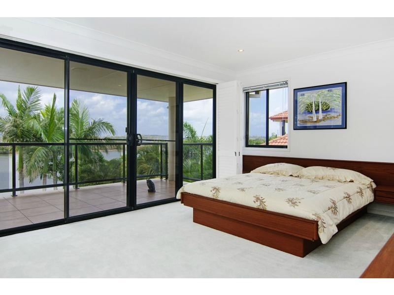 3134 Riverleigh Drive, Hope Island QLD 4212