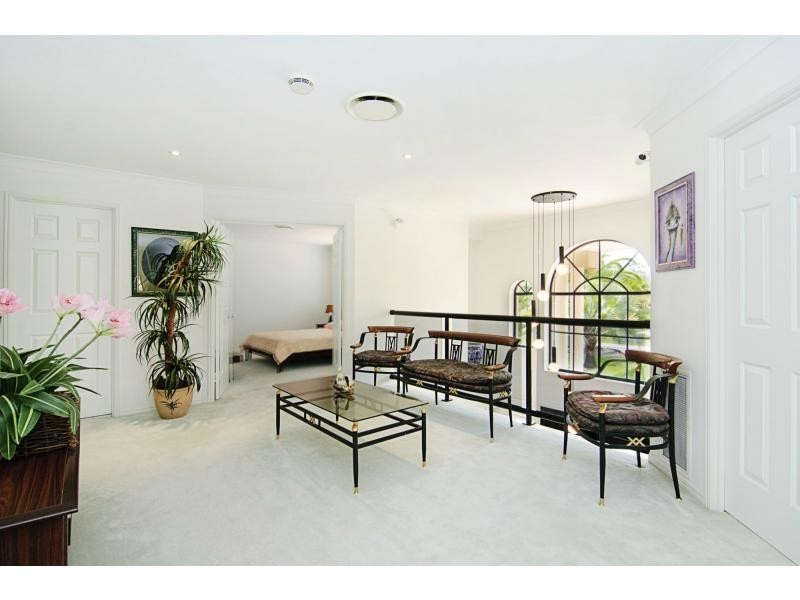 3134 Riverleigh Drive, Hope Island QLD 4212