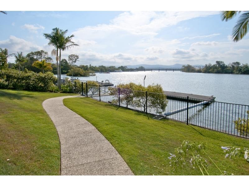 3134 Riverleigh Drive, Hope Island QLD 4212
