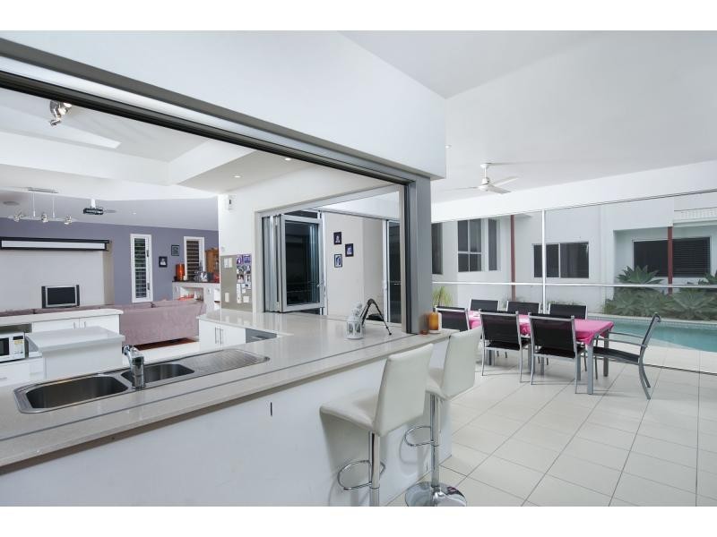 21 Buccaneer Way, Coomera Waters QLD 4209