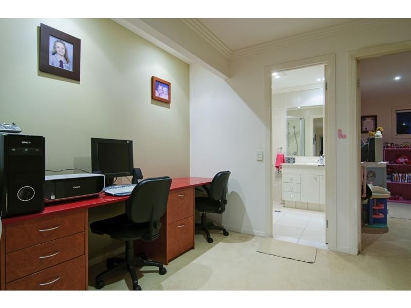 21 Buccaneer Way, Coomera Waters QLD 4209