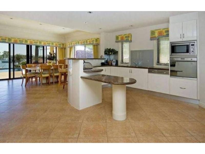 Hope Island QLD 4212