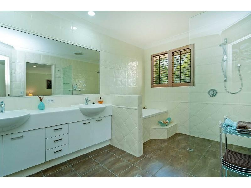 8116 Magnolia Gardens, Hope Island QLD 4212