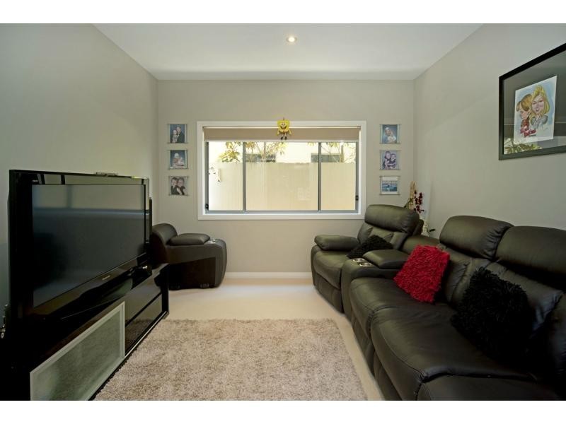 2245 Glengallon Way, Hope Island QLD 4212