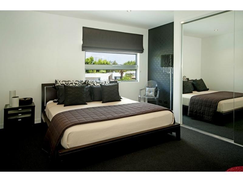 2232 Glengallon Way, Hope Island QLD 4212