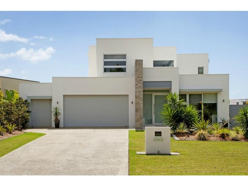 2232 Glengallon Way, Hope Island QLD 4212